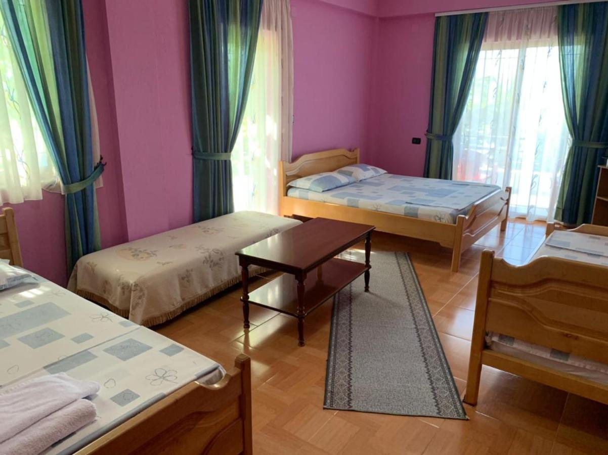 Deni Villa *